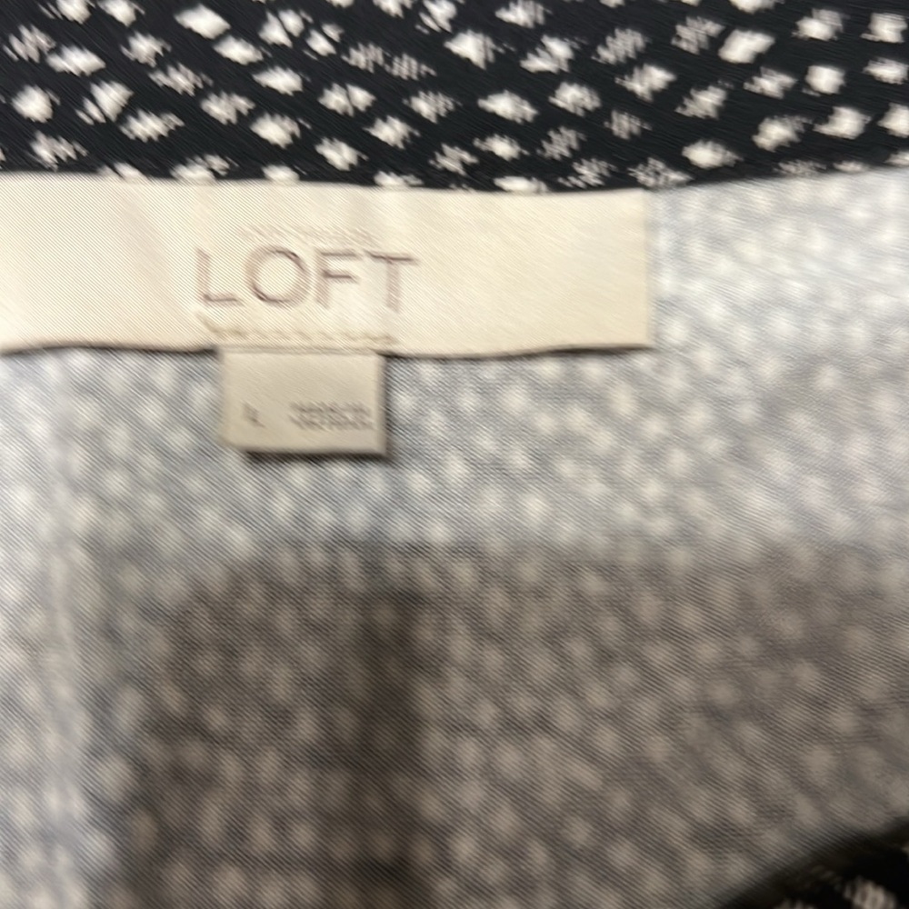 Ann Taylor Loft Size L geometric print black and white Blouse - Picture 4 of 7